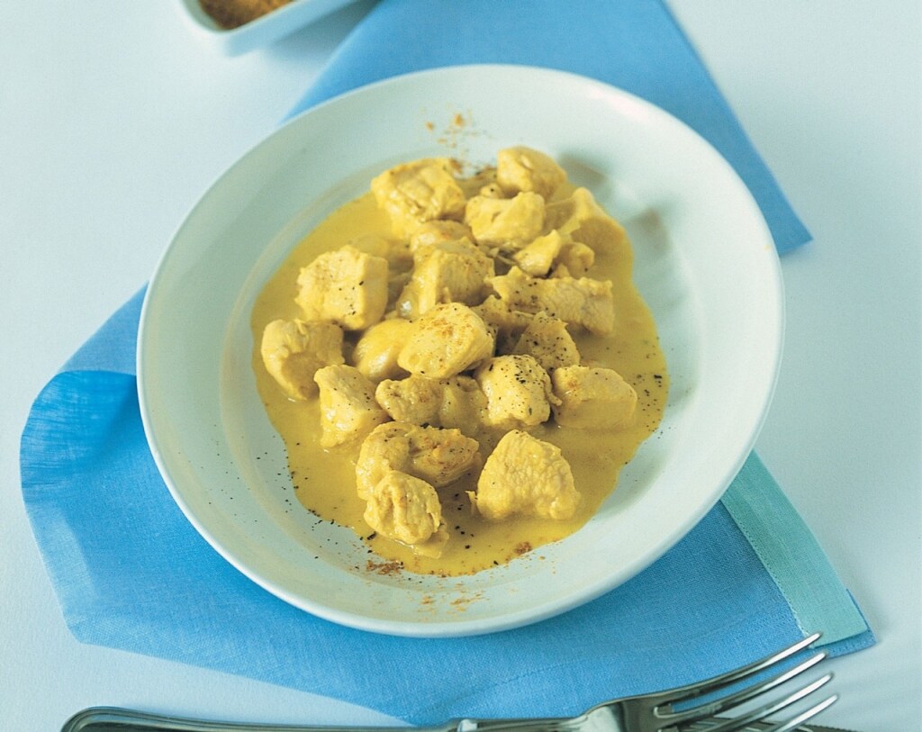Cubetti di pollo al curry Cubetti di pollo al curry