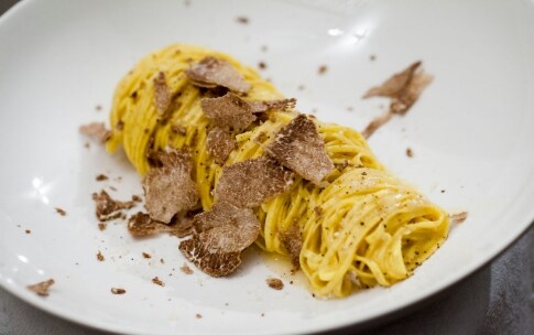 Tajarin al burro di cacao e tartufo Tajarin al burro di cacao e tartufo