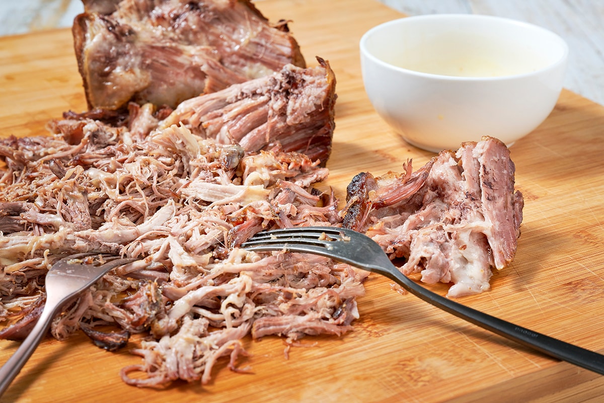 Cos'è il pulled pork: 5 risposte sul maiale sfilacciato più famoso d'America