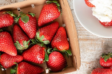 Come cucinare le fragole: proprietà, usi, ricette e curiosità