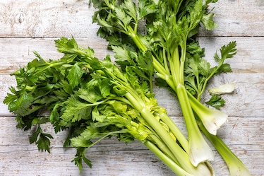 Come cucinare il sedano: proprietà, usi, ricette e curiosità