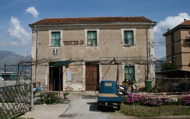 Il Sabato del Villaggio | Natura morta con retrogusto leggermente amaro