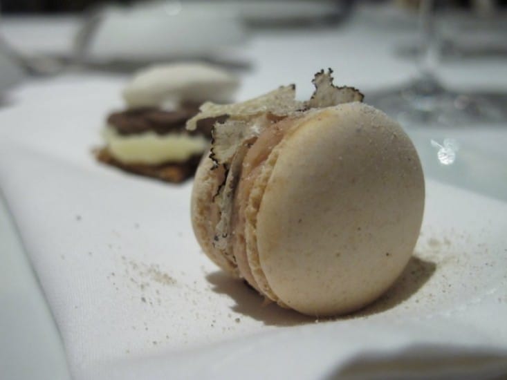 Botturismi | Macaron e pelle di faraona