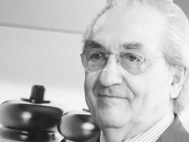 Vinarius attorno a Piatti e Bicchieri