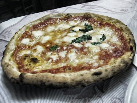 Napoli | Itinerario essenziale in tema di pizza