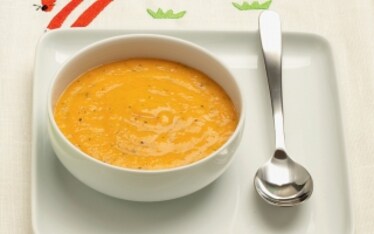 Arriva il momento della prima pappa