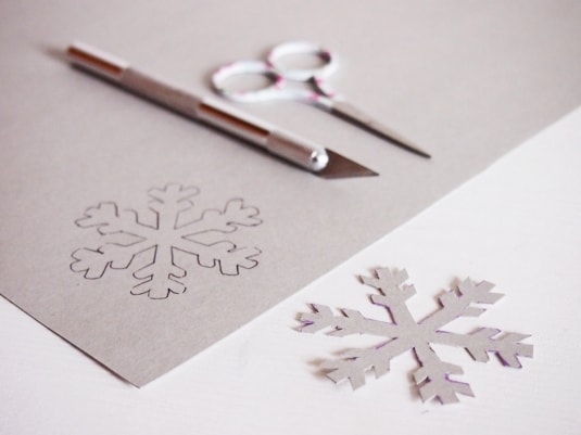 Segnaposto fai da te con fiocco di neve