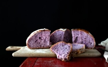 È arrivato il pane viola. Ecco perché fa bene