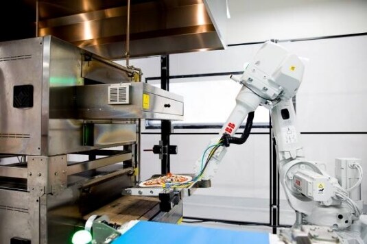 Negli Stati Uniti arriva il pizzaiolo robot!