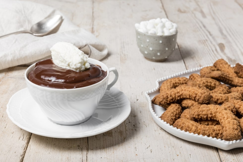 Cioccolata calda fatta in casa: la ricetta per renderla densa e golosa