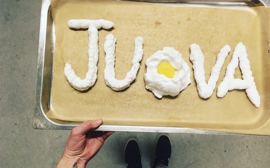 Jovanotti, le uova e la cucina: a tu per tu con la cheffa Maria Vittoria Griffoni