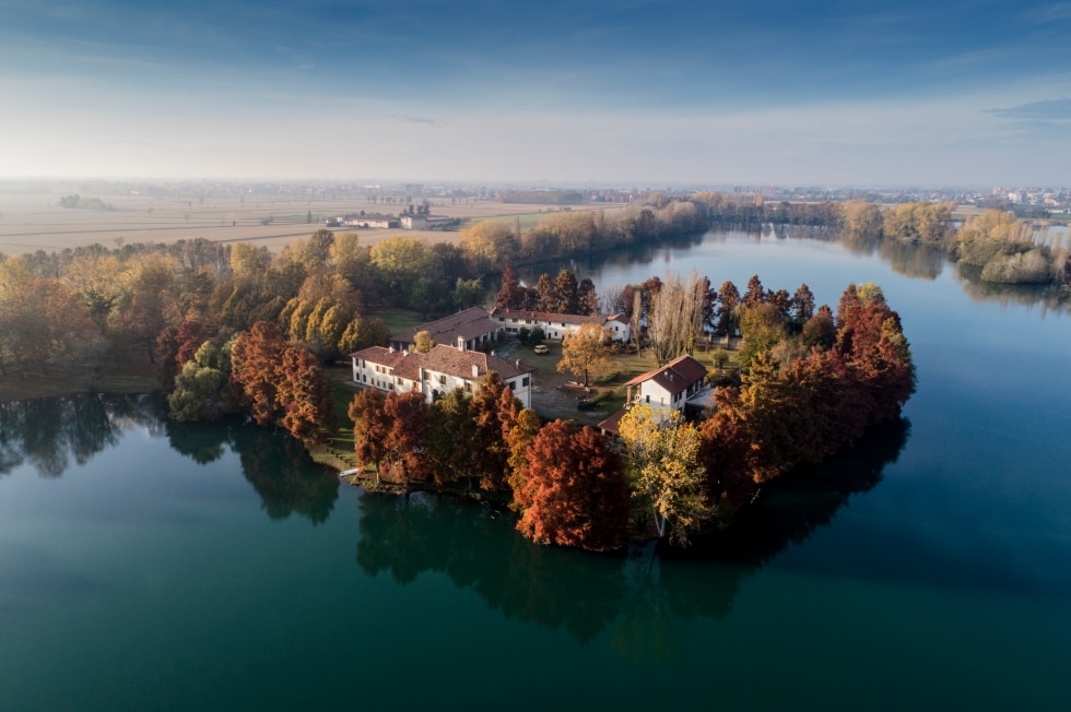 Cascina Boscaccio, la villa sul lago a due passi da Milano
