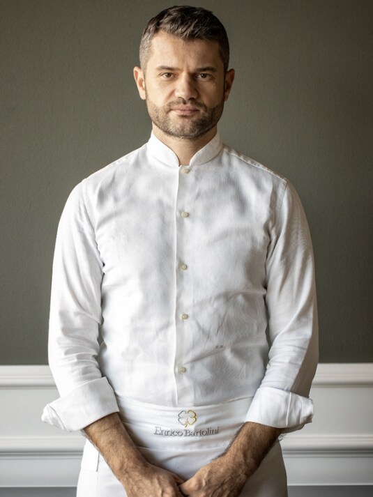 Enrico Bartolini, chi è lo chef che ha riportato le 3 Stelle Michelin a Milano