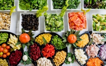 Reflusso gastrico, 7 cose da sapere su un disturbo molto diffuso. I cibi sì e i cibi no