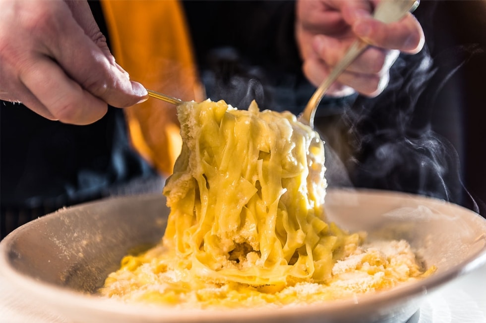 Fettuccine Alfredo Day: la storia della ricetta non-italiana più conosciuta all’estero