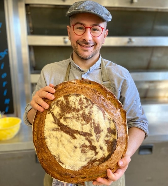 Come fare un cornetto a casa buono come al bar. La ricetta di un maestro pasticciere