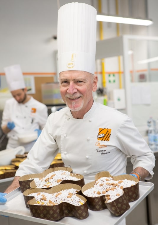 Come fare la colomba di Pasqua a casa. La ricetta di Vincenzo Santoro