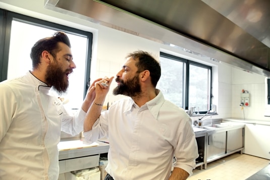 Come fare a casa un risotto perfetto per un pranzo speciale. La ricetta dei Costardi Bros.