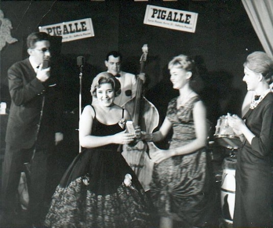 Chi è Wilma De Angelis. Storia e successi della cantante che portò la cucina in TV