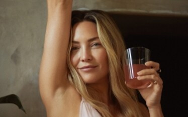 Davvero abbiamo bisogno del beverone proteico di Kate Hudson?