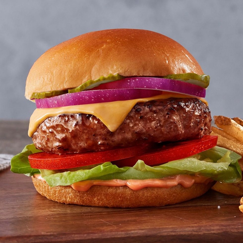 Il Parlamento Ue salva la non-carne: i burger vegetali possono chiamarsi burger
