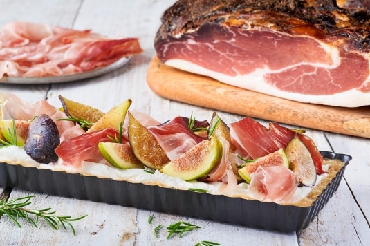 Mela Alto Adige IGP, Speck Alto Adige IGP e Formaggio Stelvio DOP: tutto il buono di un territorio in tre prodotti d’eccellenza 