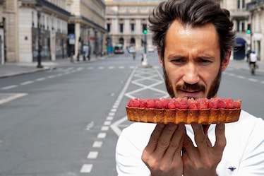 Chi è Cédric Grolet, il pasticcere star di Instagram che fa i dolci più desiderati di Parigi (e dei social)