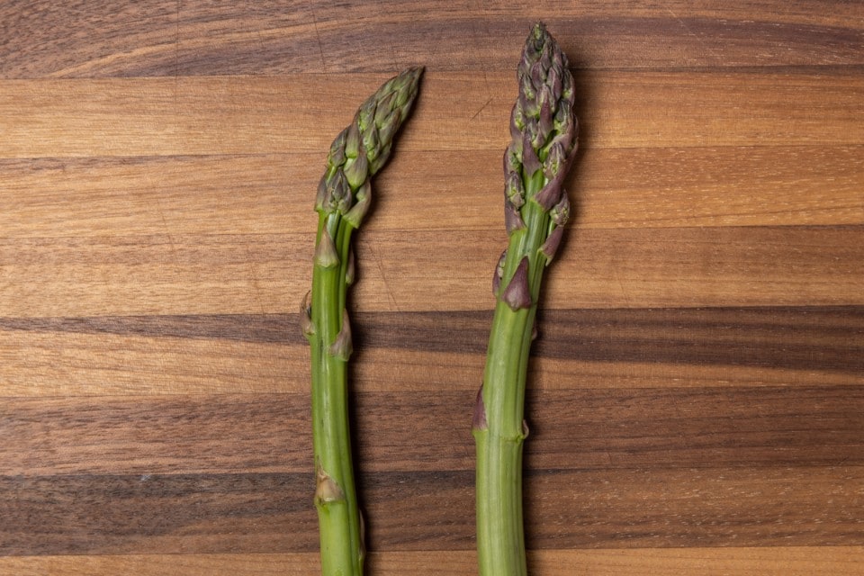 Come pulire gli asparagi in modo veloce e pratico spiegato per bene!