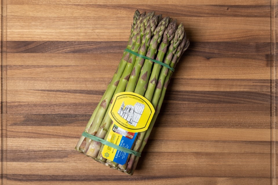Come pulire gli asparagi in modo veloce e pratico spiegato per bene!