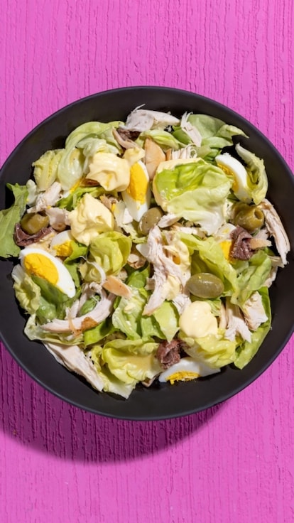 15 insalate di pollo sfiziose e perfette per l'estate