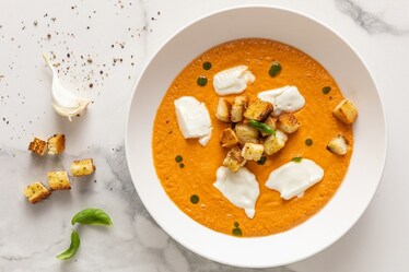 Le nostre migliori 22 ricette di creme e zuppe fredde perfette per l'estate