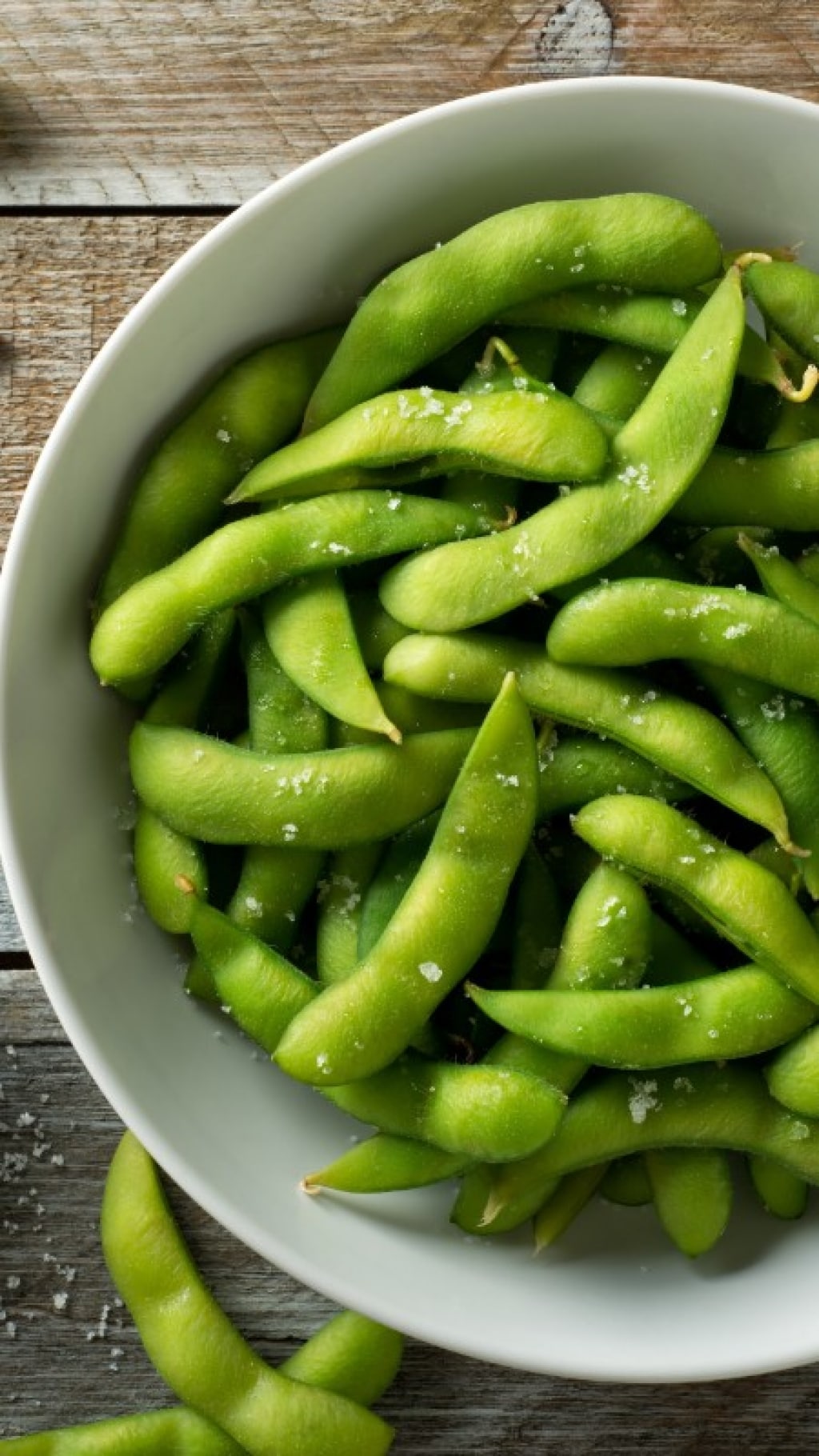 Cosa sono gli edamame: 5 risposte sui fagioli di soia che tutti mangiamo ma che conosciamo poco