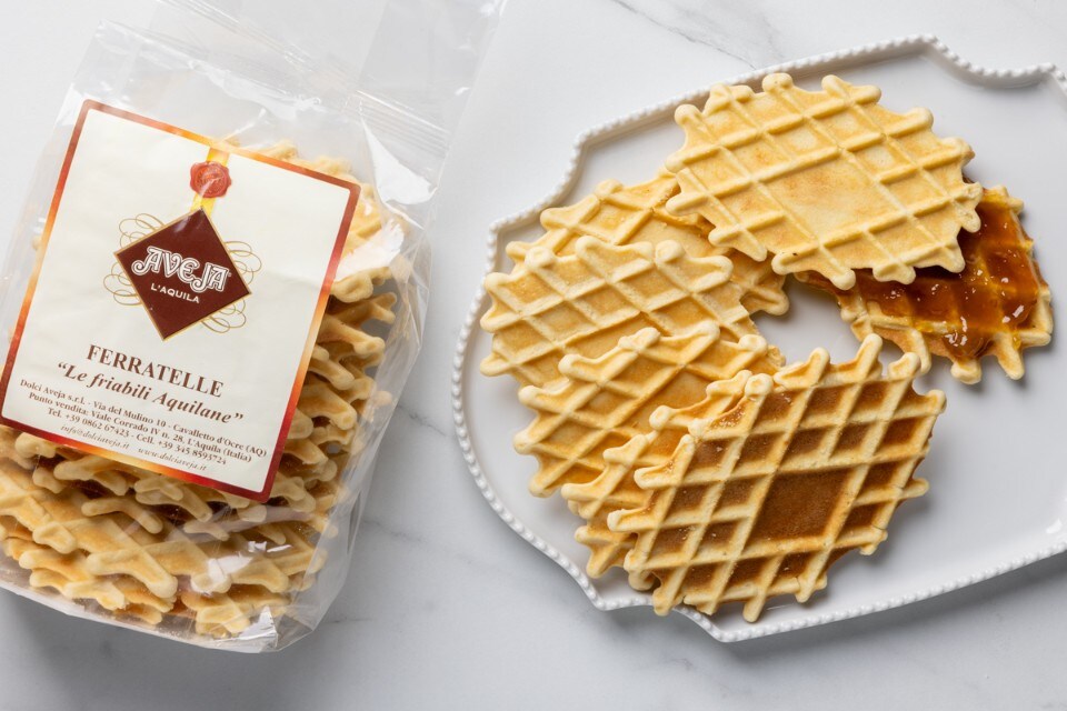 Ecco cosa ci trovi quando il pacco da giù arriva dall' Abruzzo