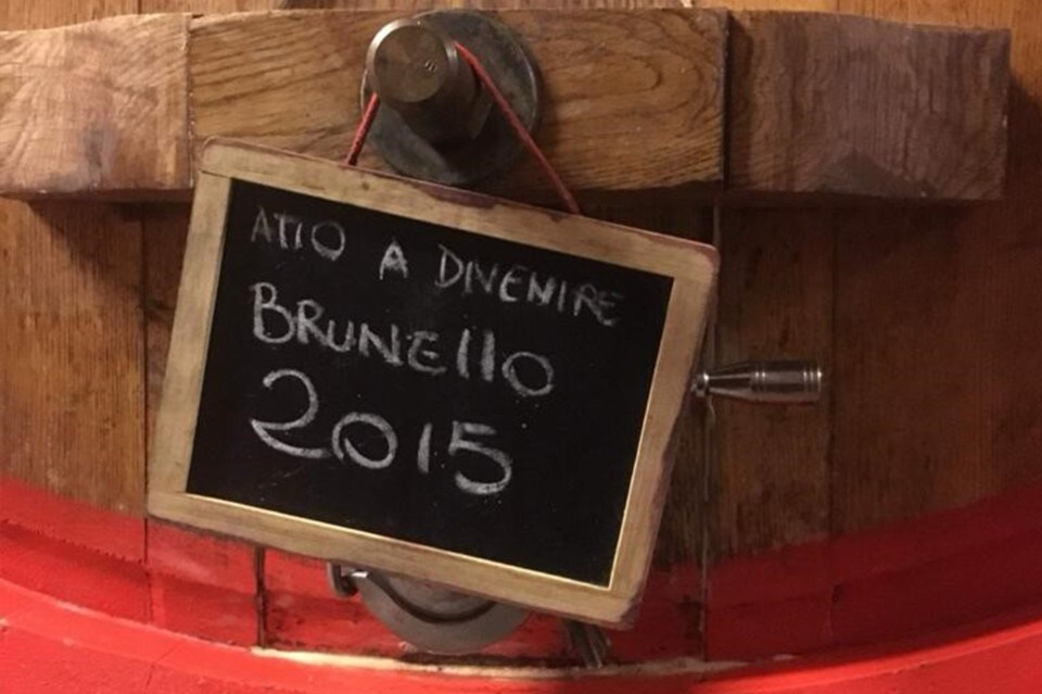 In viaggio tra i vini rossi più antichi d'Italia da degustare durante le feste (e non solo)