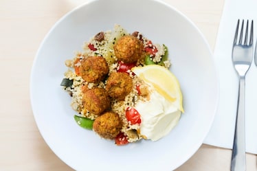IKEA festeggia i 40 anni delle sue polpette con un nuovo falafel e dedica un anno al cibo