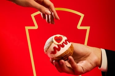 Abbiamo provato il maritozzo al ketchup di Damiano Carrara: ecco com’è andata