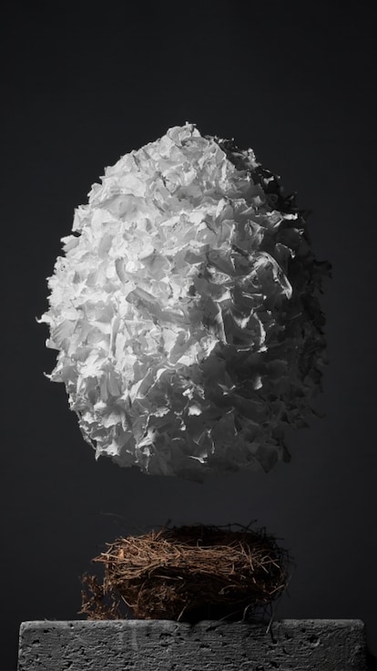 Eggxtraordinaire: a Parigi una mostra celebra l’uovo tra arte, artigianato e gastronomia