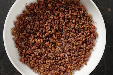 Pepe del Sichuan: cos’è, benefici e come usarlo in cucina