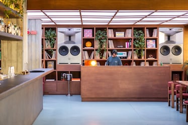 A Milano c'è un hi-fi bar che si chiama MOGO che vuol dire insieme
