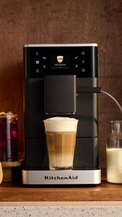 L'iced coffee sta conquistando tutti e KitchenAid lo trasforma in un rituale quotidiano
