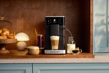 L'iced coffee sta conquistando tutti e KitchenAid lo trasforma in un rituale quotidiano