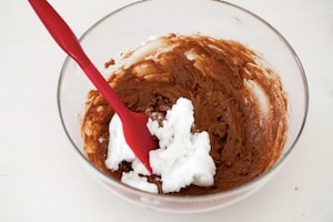 Preparazione Torta leggera al cioccolato - Fase 3