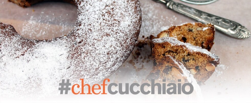 Ciambella alle arachidi con uvetta e cioccolato ricetta