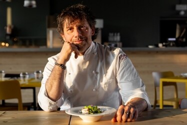 Cesare Battisti e il futuro della ristorazione: “Può essere roseo oppure una catastrofe”