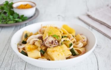 Calamarata con bottarga di tonno, zucchine e calamari