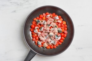 Preparazione Maccheroni con sgombro e pomodorini - Fase 2