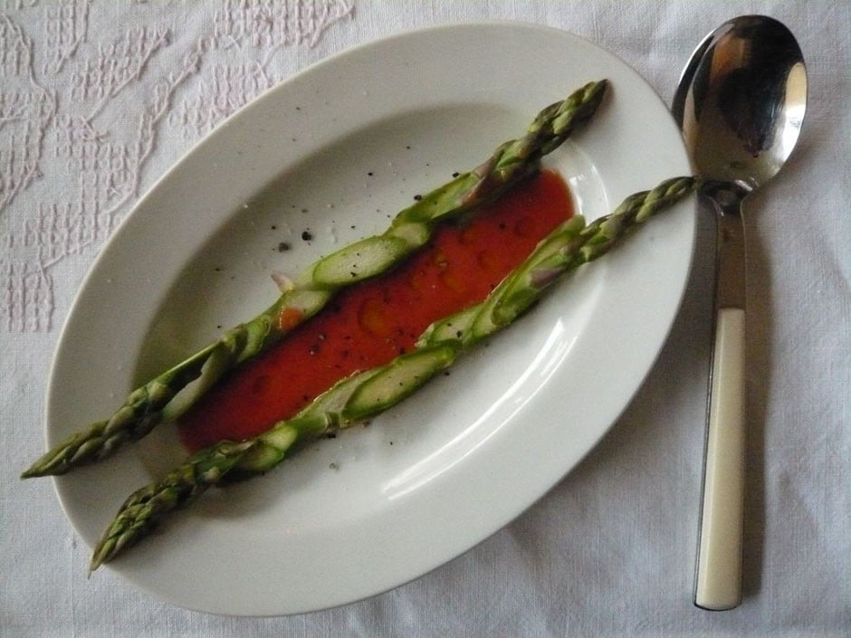 Asparagi Crudi con Emulsione di Pomodoro ricetta