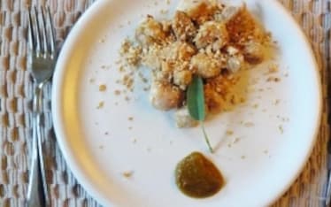 Pollo alle Mandorle con Coulis di Verdure