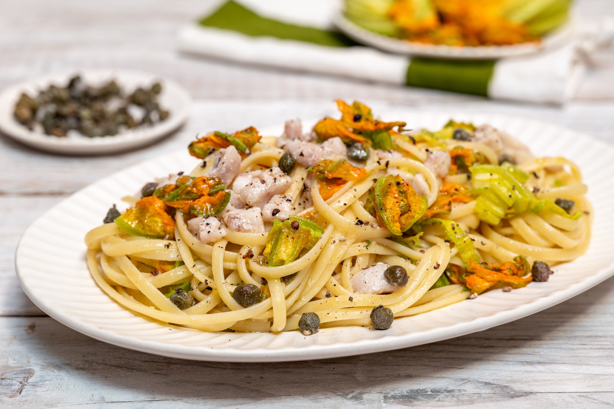 Linguine con cernia e fiori di zucca ricetta