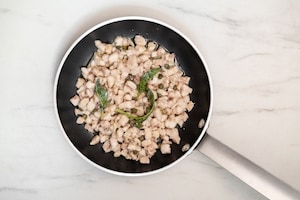 Preparazione Linguine con cernia e fiori di zucca - Fase 2